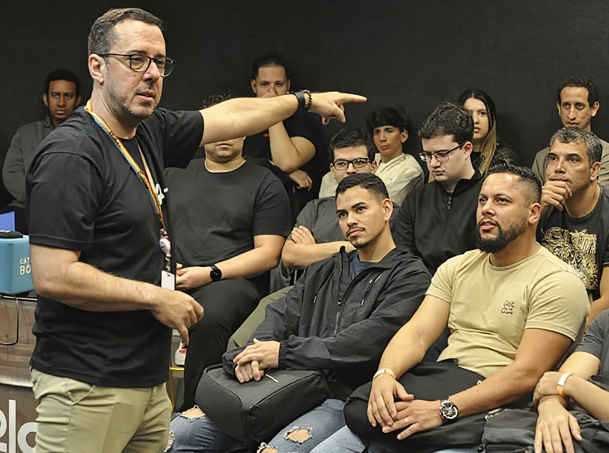 Thiago Lopes fotografando um evento